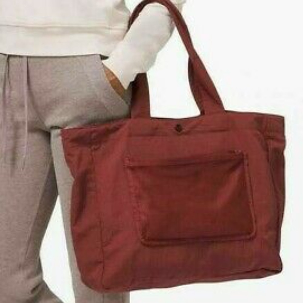 Lululemon Pack the pocket Tote
